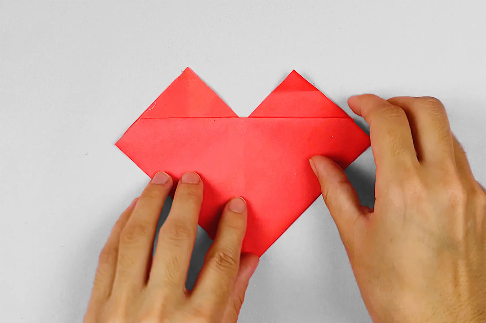 Origami-Herz falten - Schritt für Schritt Anleitung