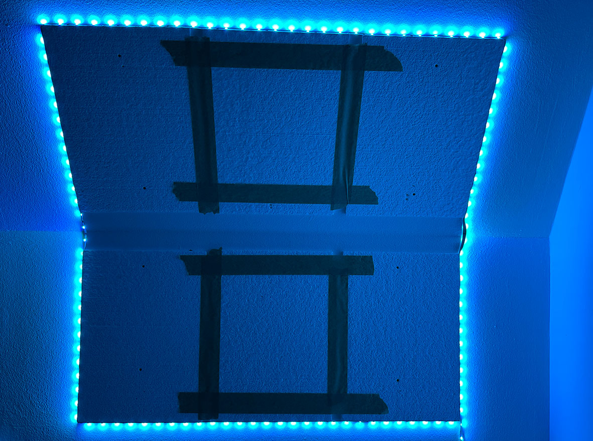 Styroporplatten mit angeschalteten LEDs