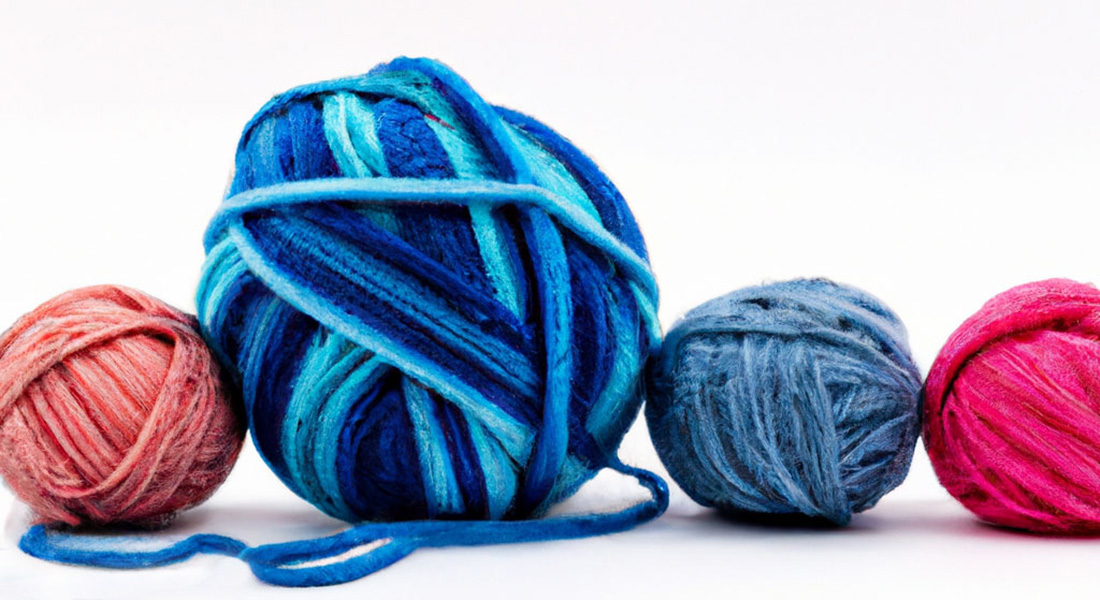 Für die perfekten Strümpfe:  Große Auswahl an Sockenwolle - viele Farben und Garnstärken plus Ratgeber