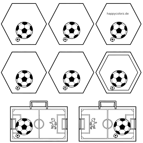 Schwarz-weißes Fußball-Arbeitsblatt zum Zahlenzählen mit sechs Sechsecken mit Bällen und zwei Fußballfeld-Szenen unten.